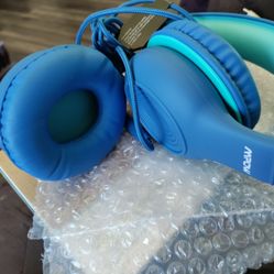 New  Wired Headphones. Kids