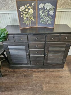 Pretty hand painted weathered ethan allen buffet