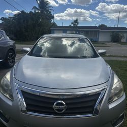 2015 Nissan Altima Excellent Condition, Reliable , Low Miles! 