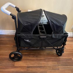 JEEP STROLLER AND WAGON BRAND NEW FOR TWO KIDS WITH SETS BELT 🧒🧒👶👶