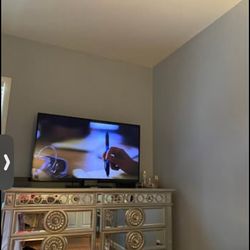 Beautiful mirror dresser