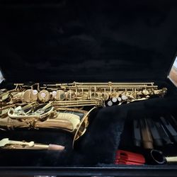 Jupiter Alto Saxophone JAS767 with hard case