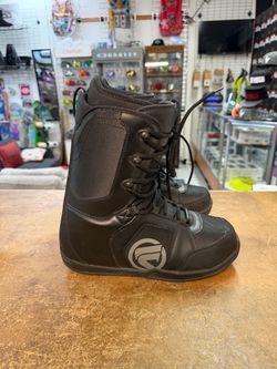 Flow size 11 snowboard boots certified with warranty located at sin city snowboards