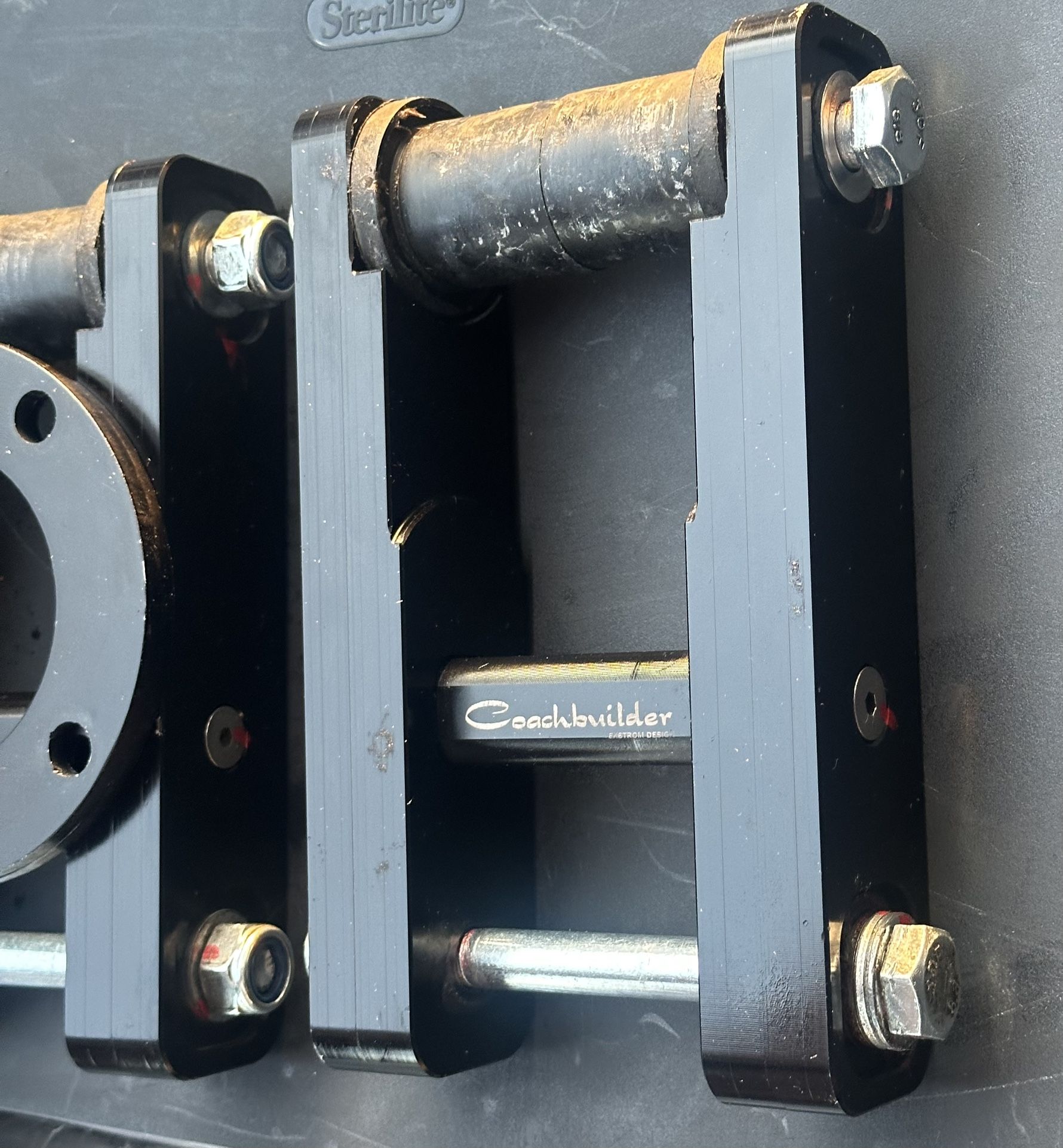 07-21 Toyota Tundra Coachbuilder Shackles