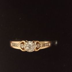 14kt Yellow Gold Hearts Diamonds Engement Ring 