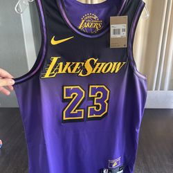 LeBron James Lakers jersey
