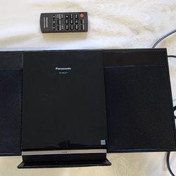 Panasonic Model No. SC-HC271 COMPACT STEREO SYSTEM WITH REMOTE CONTROL IN GREAT CONDITION 