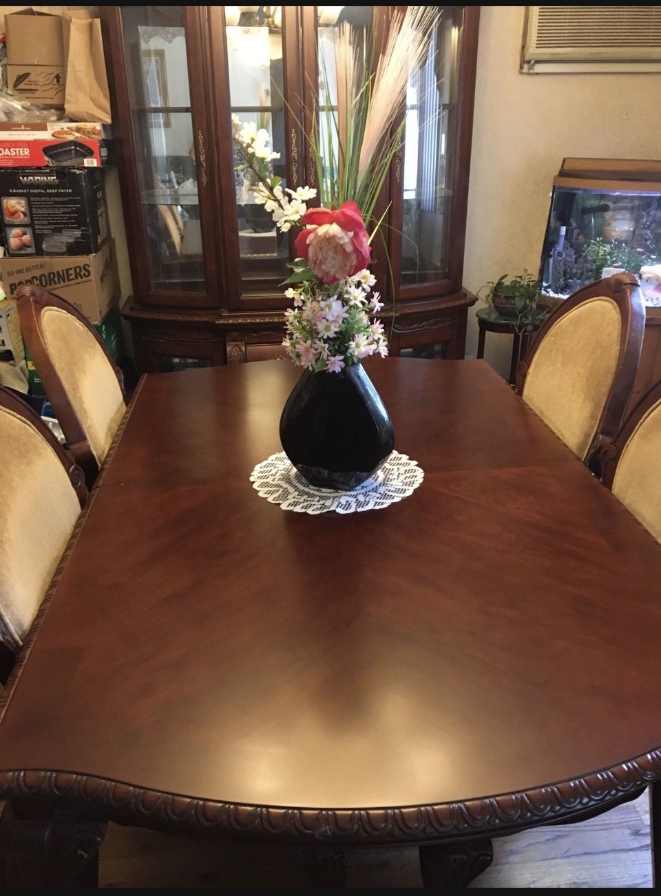 Cherry Wood Dinning Room Set /6 Chairs