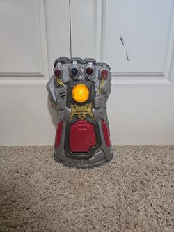 Hasbro Avengers: Endgame Electronic Gauntlet
