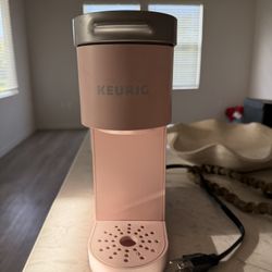 Keurig K-Mini Go single serve coffee maker