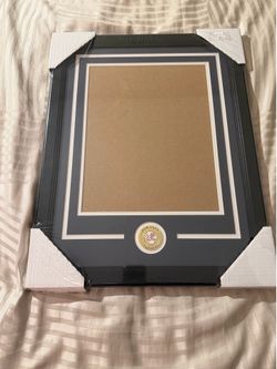 New York Yankees Vertical Medallion Picture Frame
