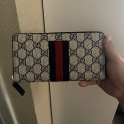 Gucci Zip Around Wallet