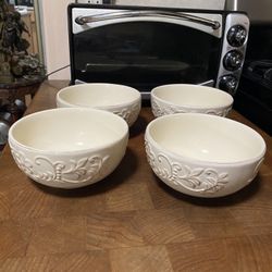 American Atelier Bianca Petals Bowls set of 4