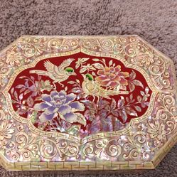 Gorgeous: Octagon Shaped Mother Of Pearl. Trinkets Or?