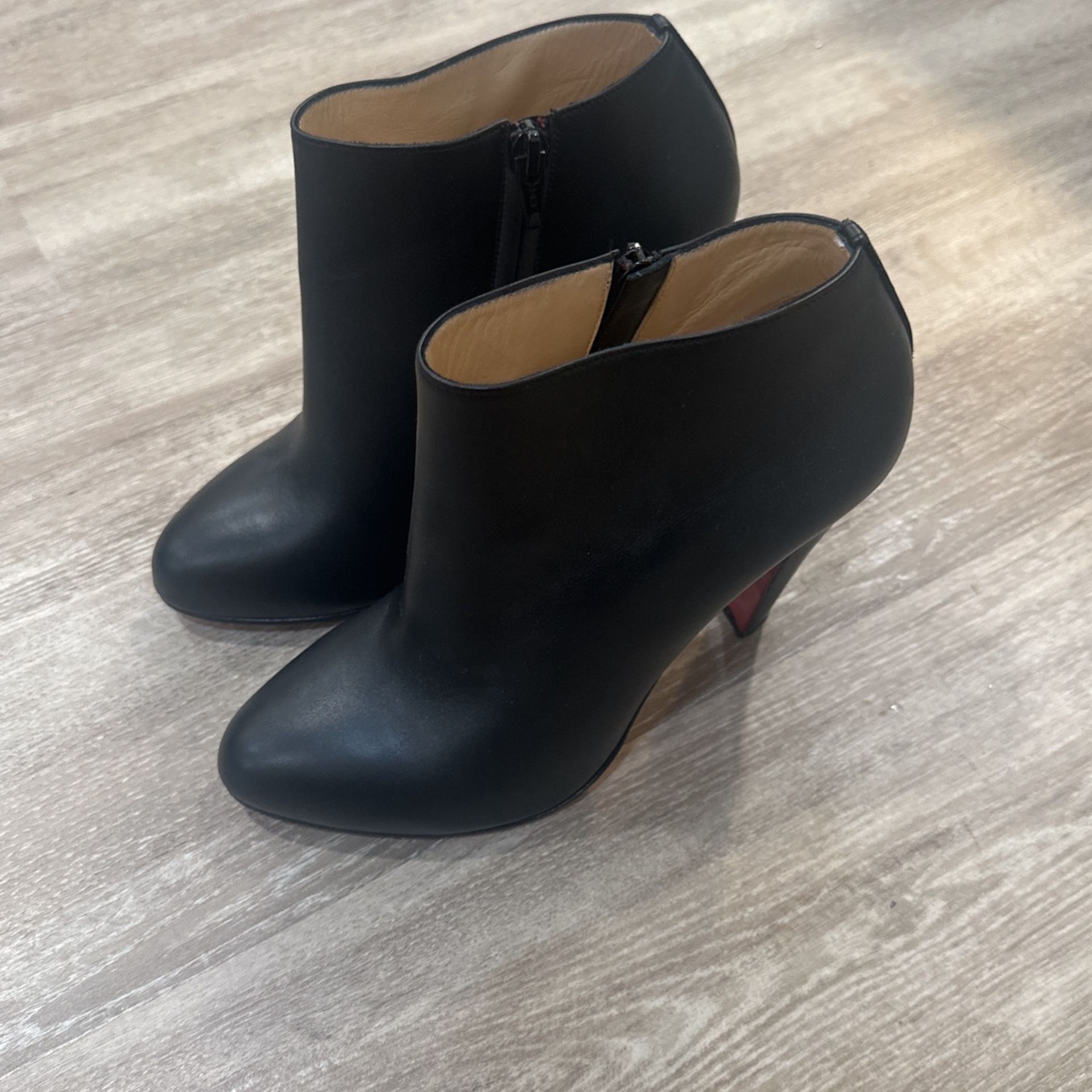 Christian Louboutin Heels Sz 39