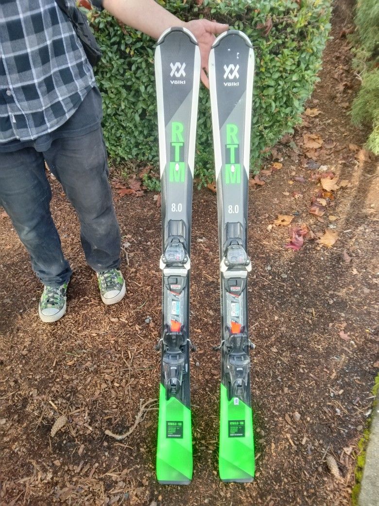 144 RTM 8.0 SKIIS