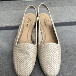 Trotters Woman's Meredith Pewter Woven Leather Strap Slip-on Confort Size 1/2 8