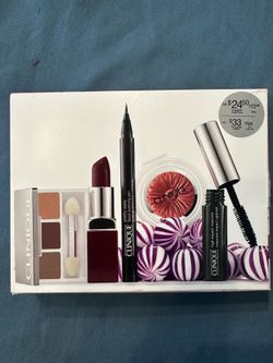 Clinique Women's Makeup Set - Plum Lipstick, Black Eyeliner & Peach Cheek