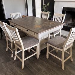 Wooden Table With Chairs 