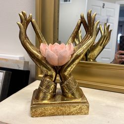 2 Hand Statue With rose