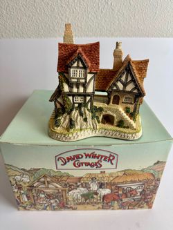 David Winter Cottages Will-o-the Wisp With Original Box