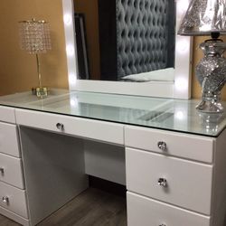 Vanity Desk With Lighting Mirror, Special Price, Hurry Special Finish Soon, Financing Available 