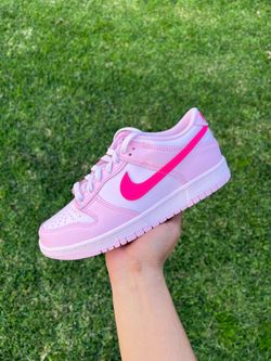 Nike Dunk Low “Triple Pink” Size 7W/5.5Y 🩷🩷💕