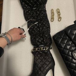 Black High Boots N. Glasses