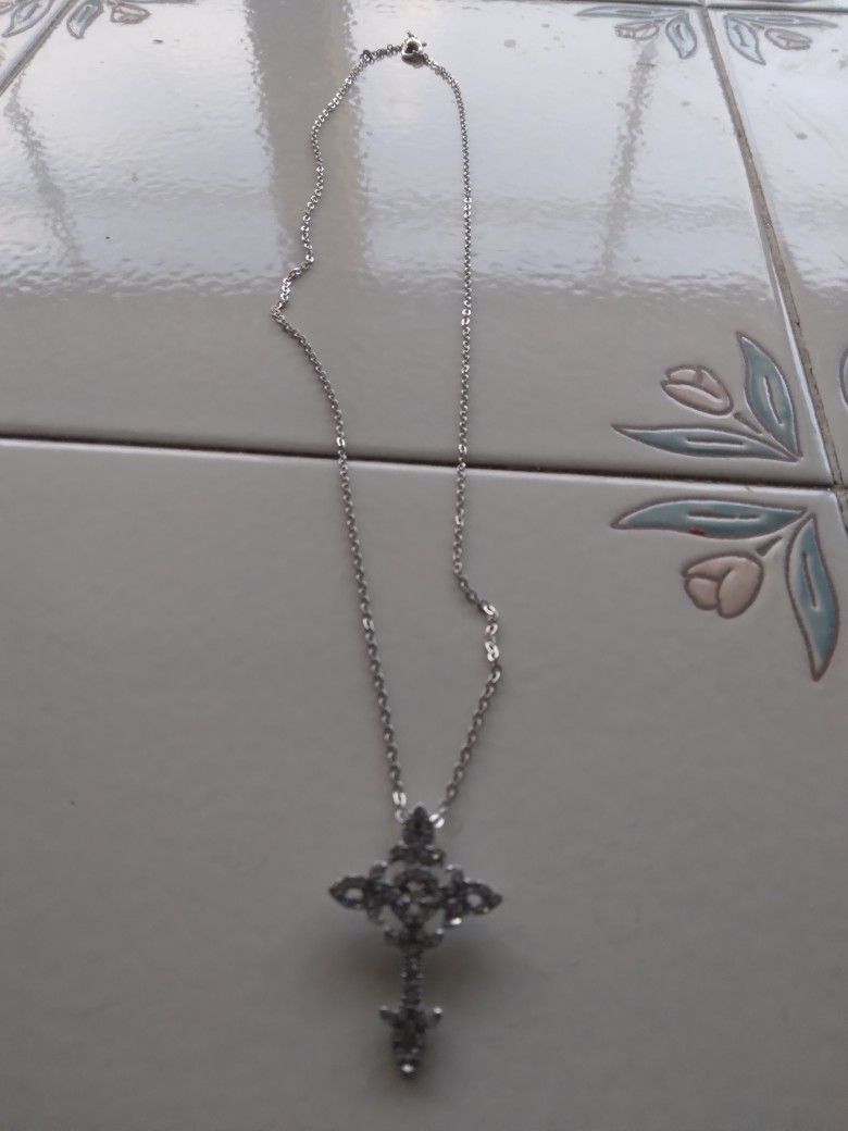 Silver Cross Pendant W Chain
