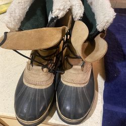 Sorel me boots size 11