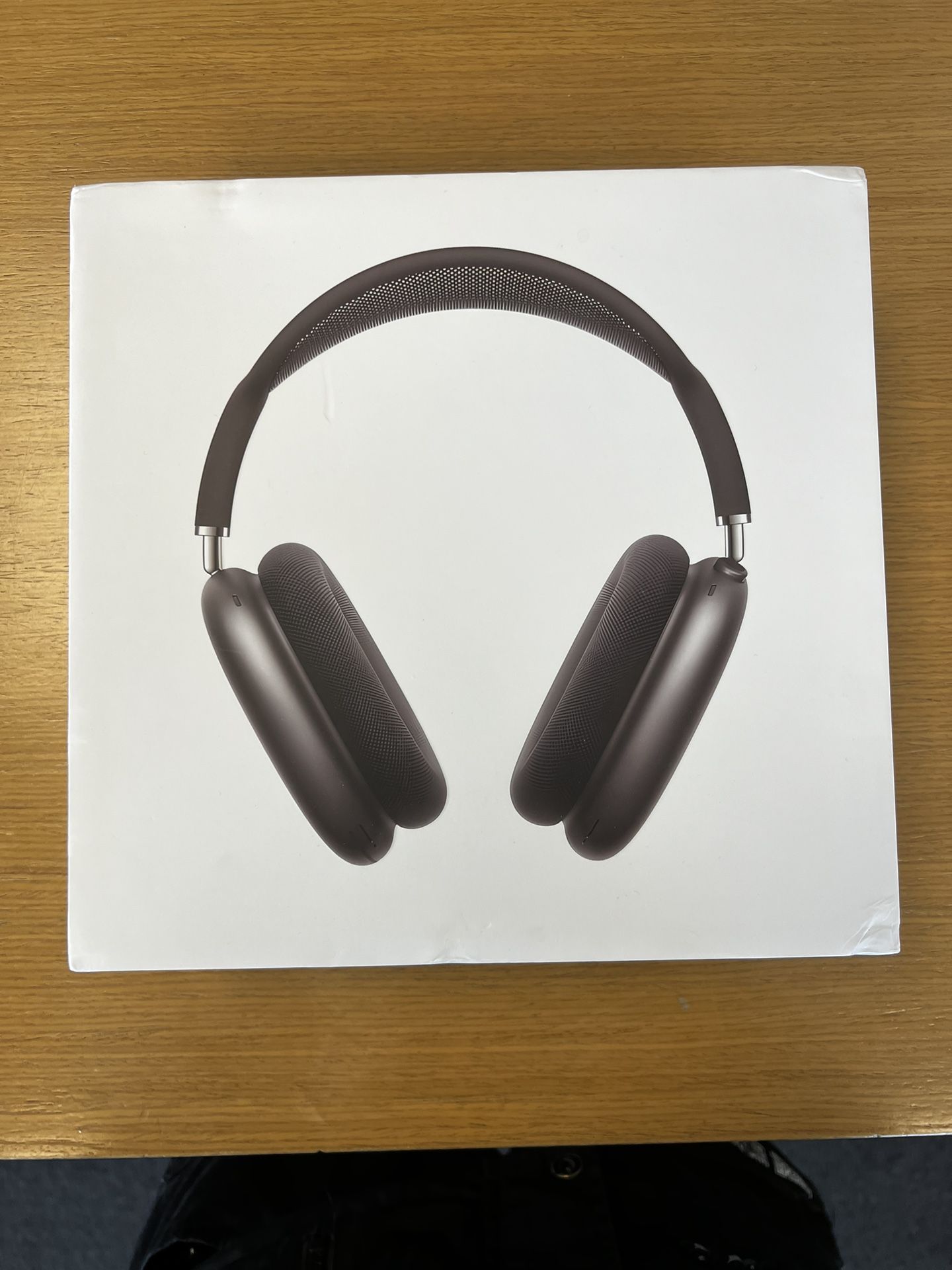 Black AirPod Maxs (2024 Model Lightning Type) 