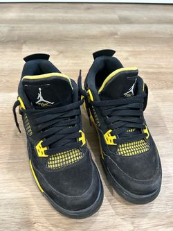 Air Jordan 4 Thunder Black Yellow Sneakers