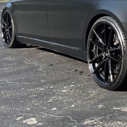 22” Rims Mercedes S550