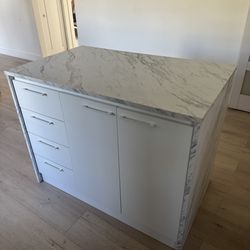 Kitchen island for sale 400.00