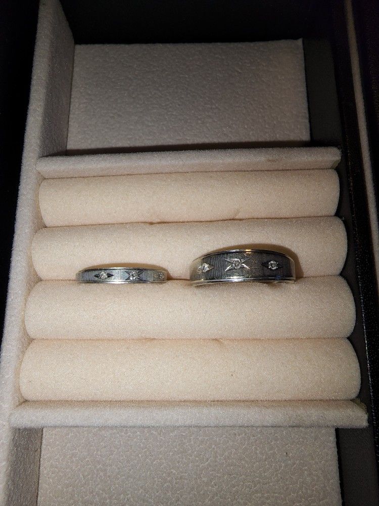 Vintage Etched White Gold Wedding Bands