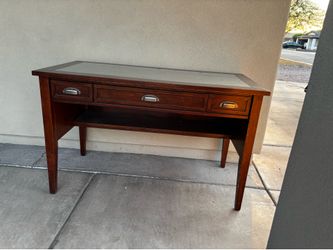 Free desk