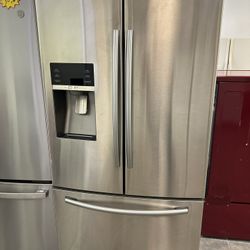 Samsung Refrigerator (no Icemaker) 
