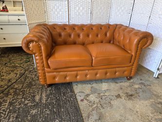 Pottery Barn Chesterfield Loveseat 
Delivery options available!