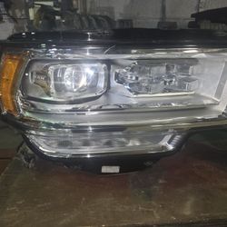 2020 OEM 2020 2500 Laramie Longhorn Right Headlight