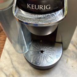 Keurig Single Cup Brewing System Coffee Maker Model K70