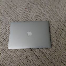 Apple MacBook Air Model A1466  8GB (2017)