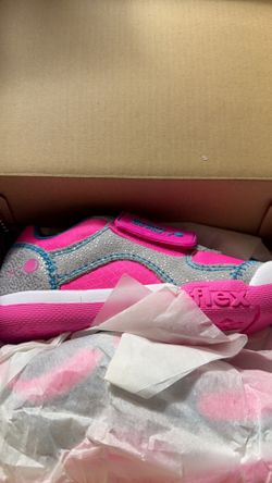 New Girls Shoes.  Zapatos Nuevos De Niña 