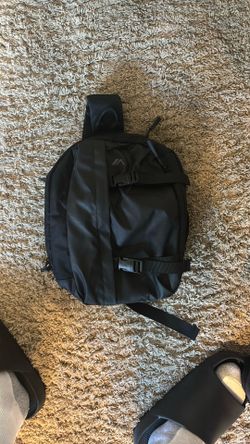 Quest Crossbody Bag