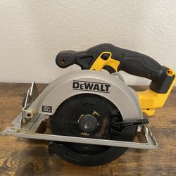 DEWALT - 20V MAX Cordless 6.5 in. Sidewinder Style Circular Saw (Tool Only)