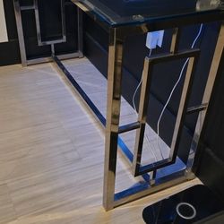 2 End Tables 1 Entry Table