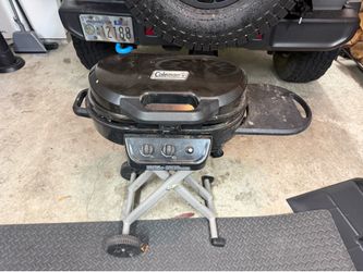 Coleman roadtrip grill