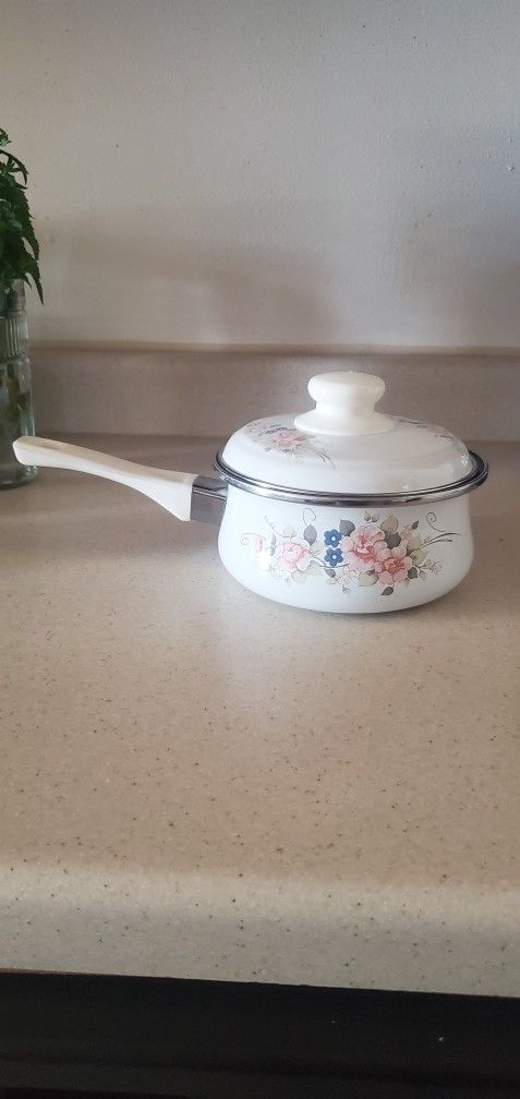 Vintage Heirloom Sauce Pan