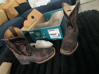 Ariat kid boots  size 13