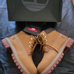 TIMBERLAND

Wheat Premium 6" Waterproof Boots - Size

7T