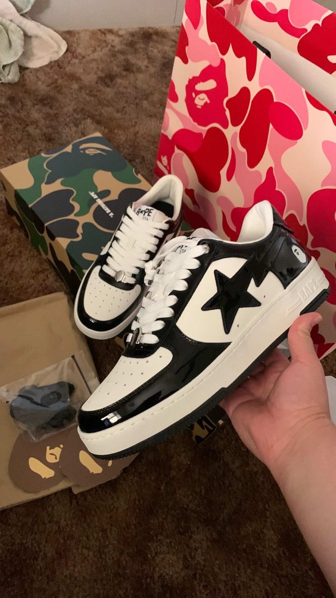 A BATHING APE BAPE STA #5 (black and white)